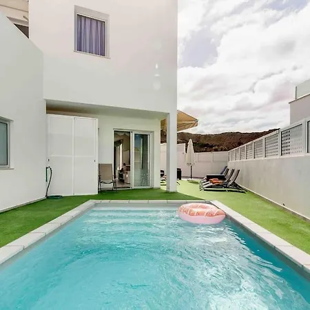 Big Tauro With Private Heated Saltwater Pool & Jacuzzi & Bbq & Game & Arcade Games Villa *