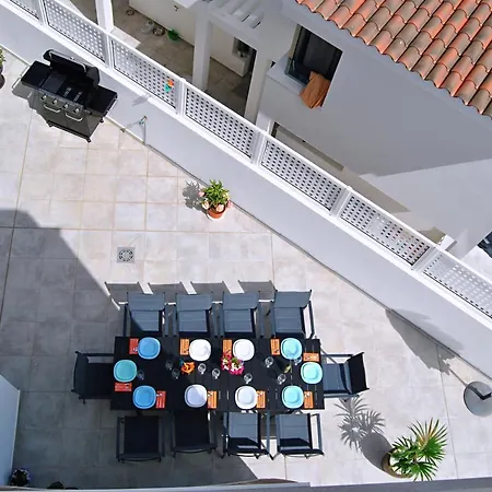 Big Tauro With Private Heated Saltwater Pool & Jacuzzi & Bbq & Game & Arcade Games